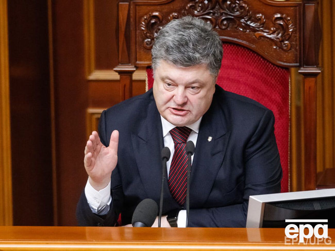 Порошенко провел телефонный разговор с Меркель и Олландом