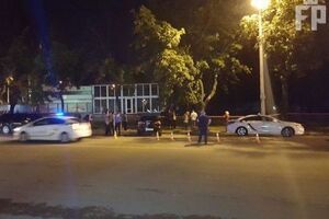 В Запорожье из гранатомета выстрелили в здание шашлычной