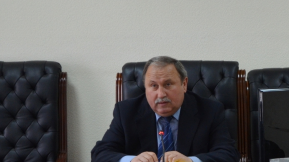 Романчук заявил, что у него очень высокое давление, и его увезли в больницу