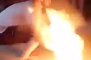 Мужчина поджег мяч и дорожку на баскетбольном поле