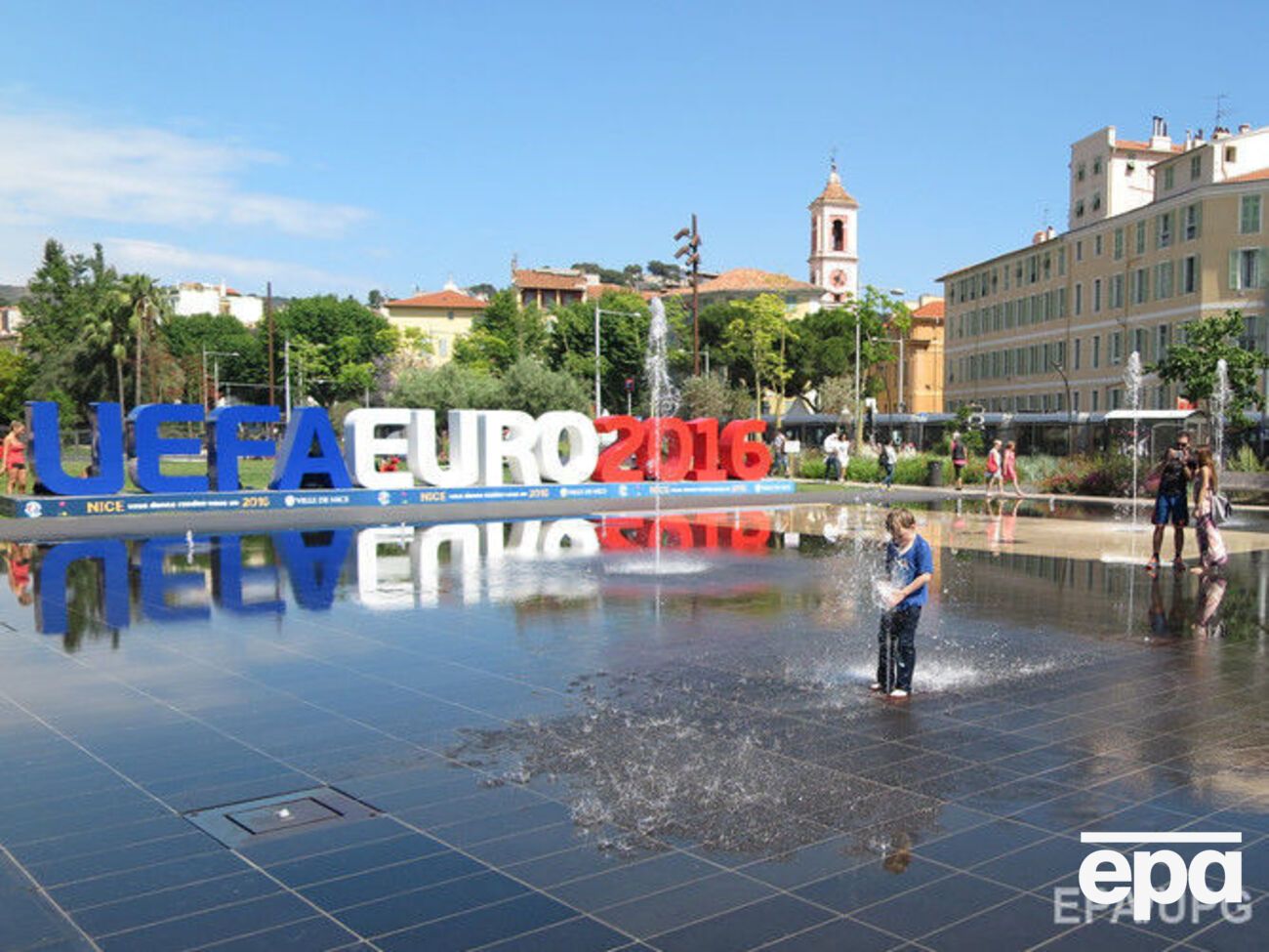 Сборная Украины прилетела во Францию