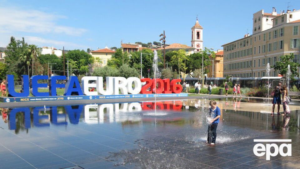 Сборная Украины прилетела во Францию