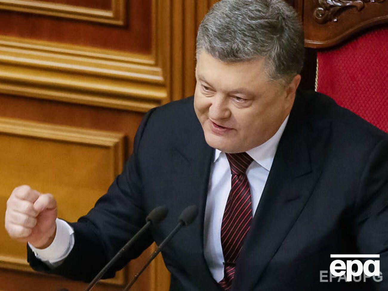 Порошенко заявил, что за два года объемы поставок газа из России упали с 92% до 37%