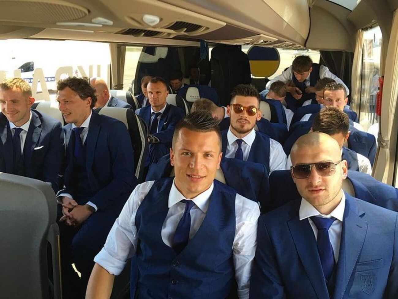 Украина прибыла во Францию на Евро 2016. Фоторепортаж