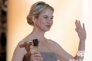 Фото Зеллвегер разместили на обложке июльского номера Vogue