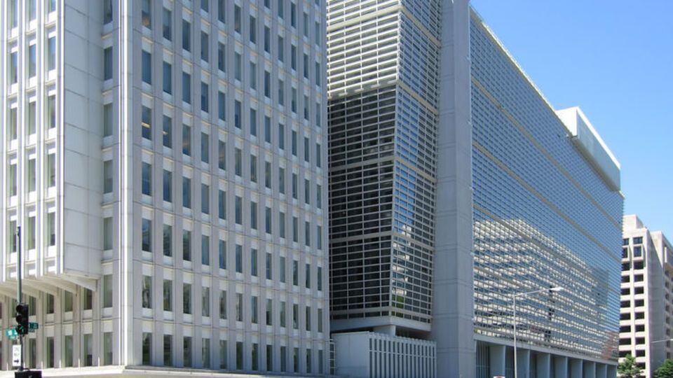 Всемирный банк: Экспорт и импорт Украины сократились более чем на 50% по сравнению с уровнем 2012 года