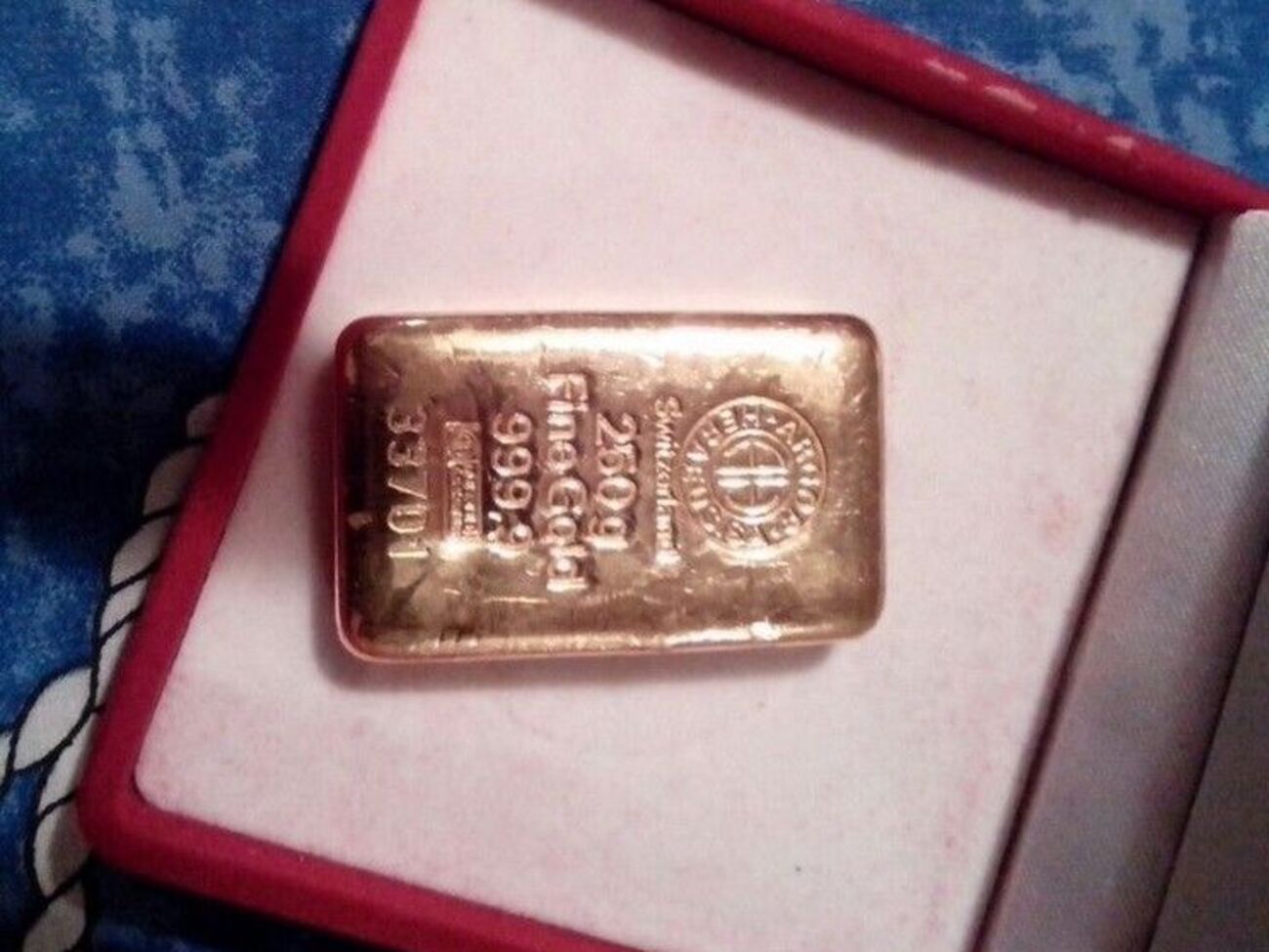 В особняке Николая Романчука обнаружили золото, доллары и фашистские кресты