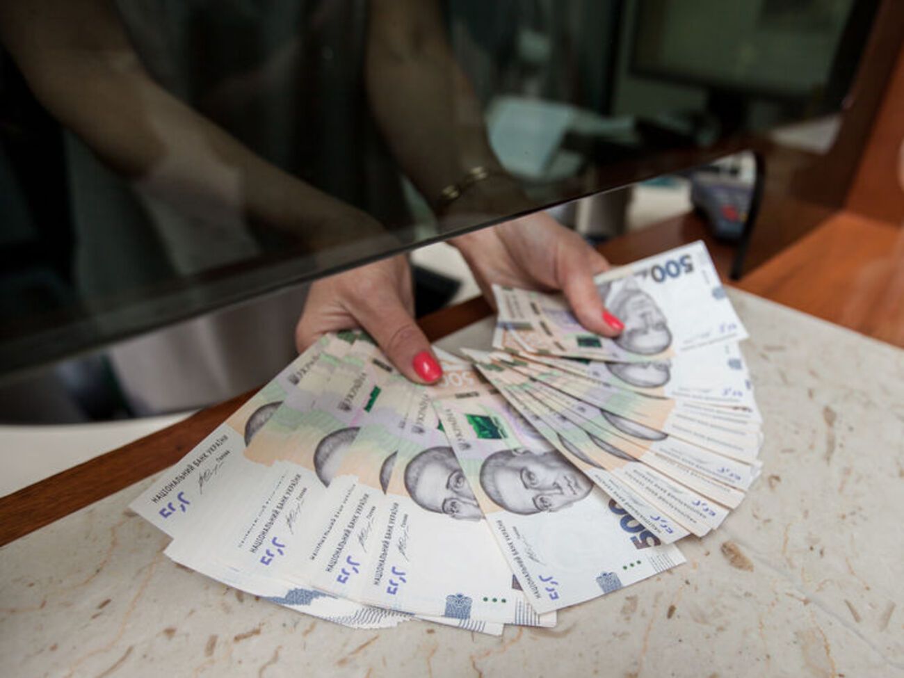 Нацбанк разрешил продавать физлицам до $500 в день