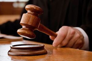 Суд отложил иск Иванющенко к Лещенко до конца лета