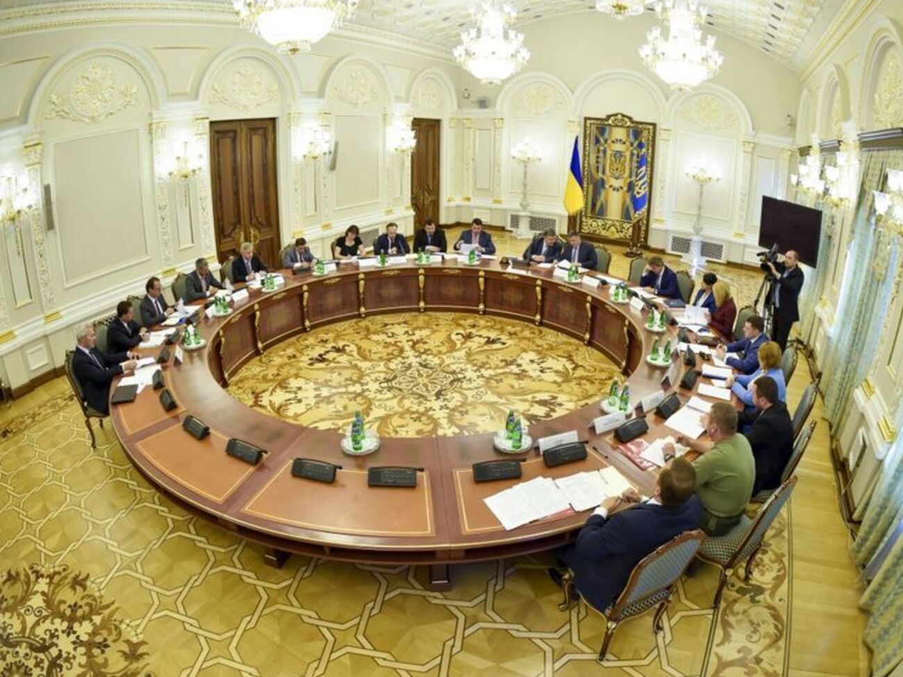 Порошенко заявил, что&nbsp;Верховный суд должен быть сформирован до конца года