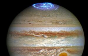Сияние на Юпитере постоянное
