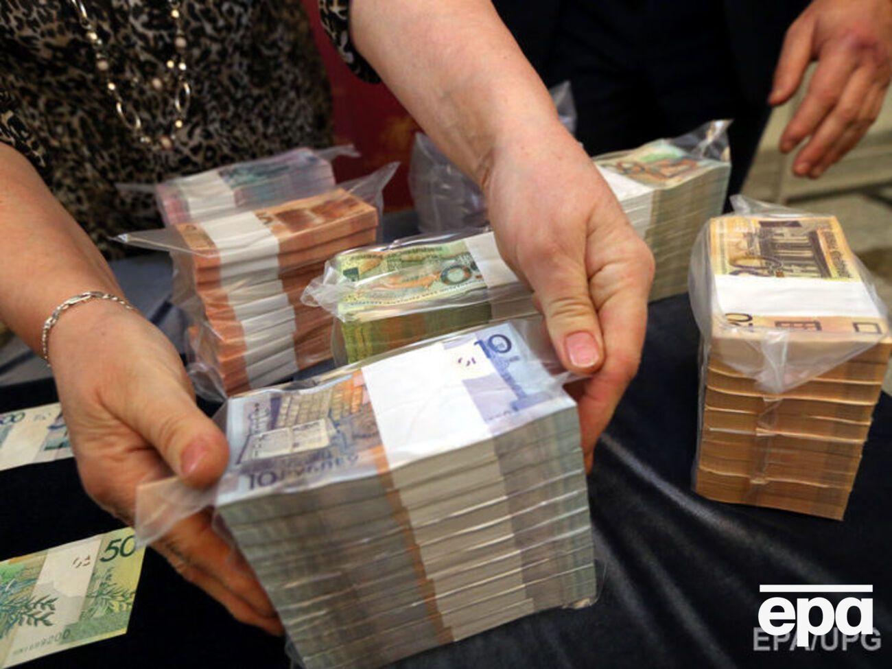 В Беларуси с купюр убрали четыре "лишние" нуля