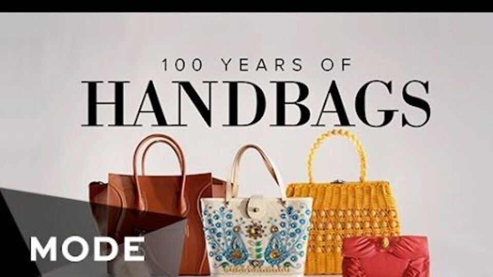 В ролике показали, как менялся дизайн женской сумки в истории ХХ-ХХI столетий