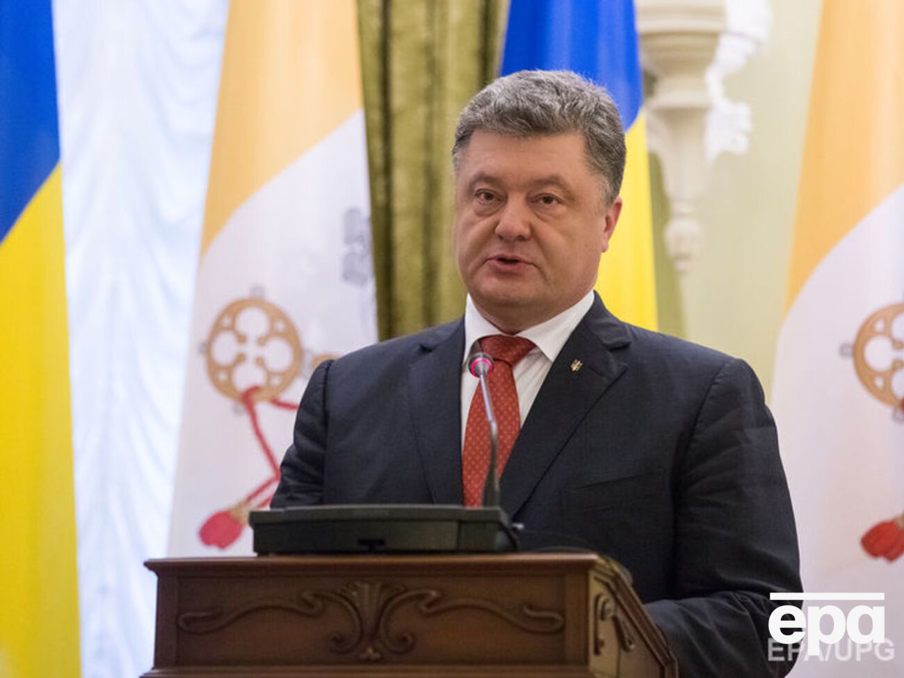 Порошенко помиловал 14 человек