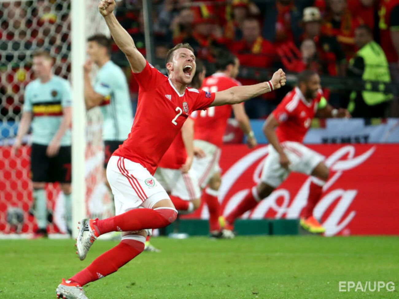 Евро 2016: Уэльс добыл волевую победу над Бельгией. Фоторепортаж