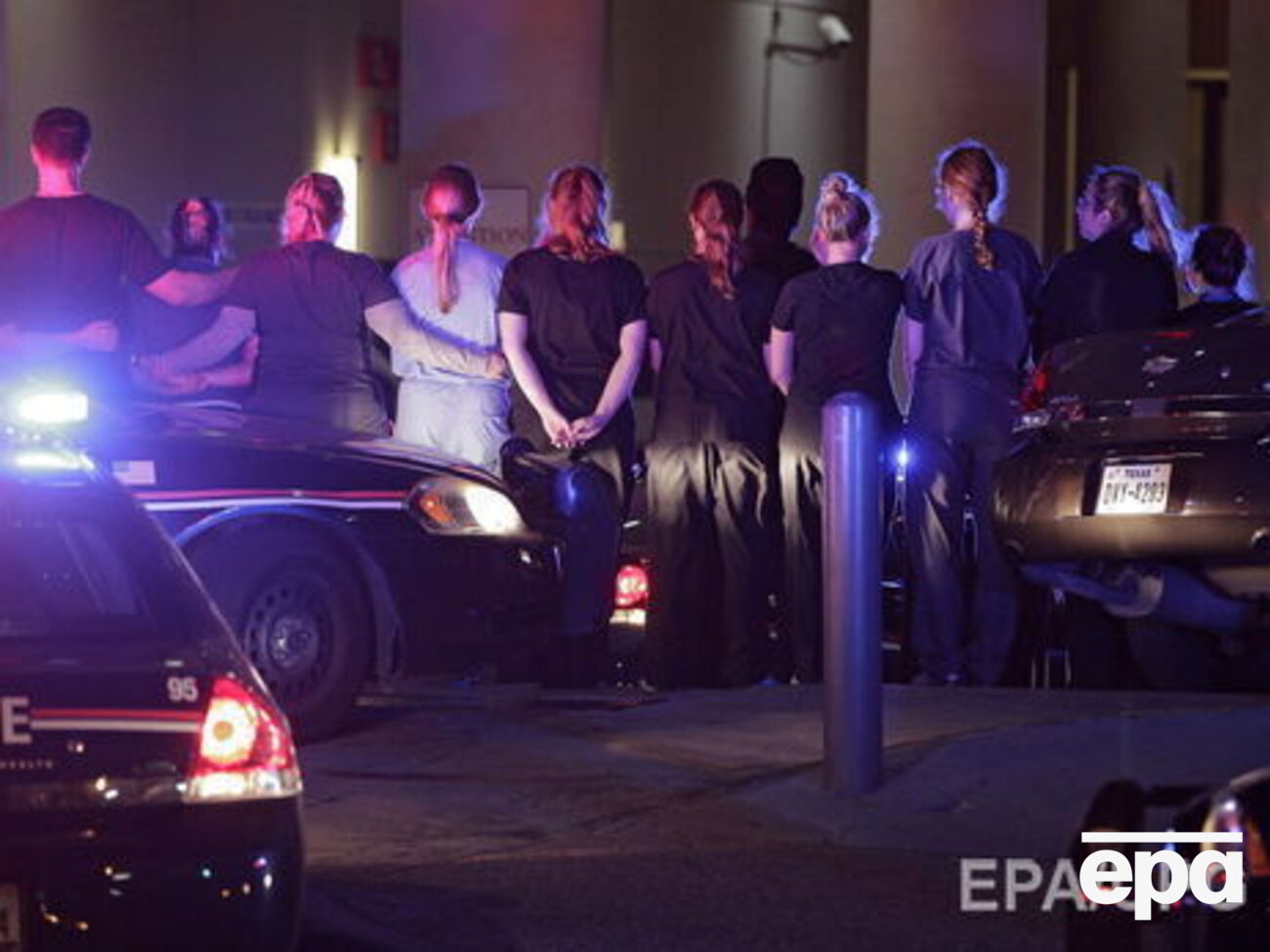 В результате атаки погибли пять полицейских, еще девять человек получили ранения