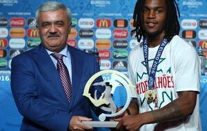 Саншеш родился 18 августа 1997 года