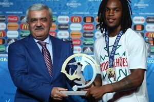 Саншеш родился 18 августа 1997 года