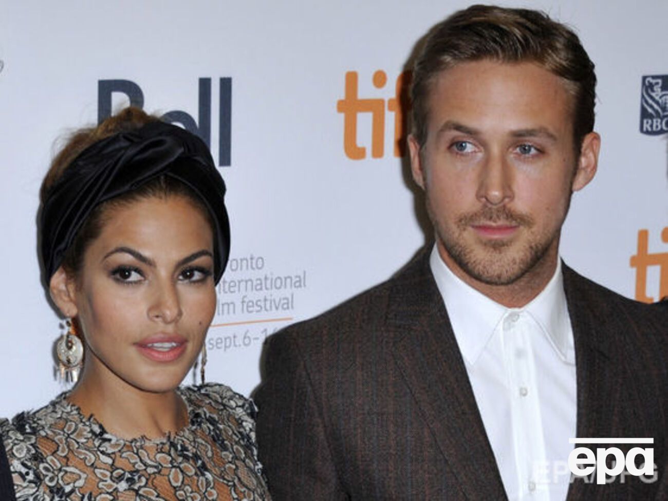 Мендес и Гослинг пригласили на свою свадьбу 30 человек --- СМИ