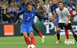 Гризманн забивает 11-метровый в полуфинальном матче с Германией