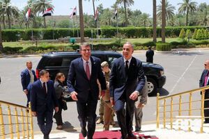 Эштон Картер сегодня прибыл в Багдад