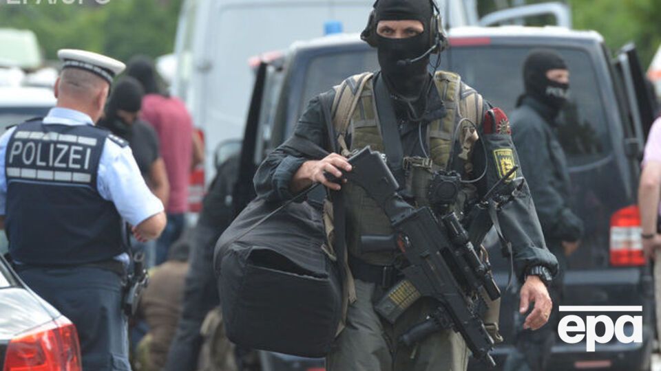 Полиция взяла штурмом здание адвокатской конторы в Штутгарте