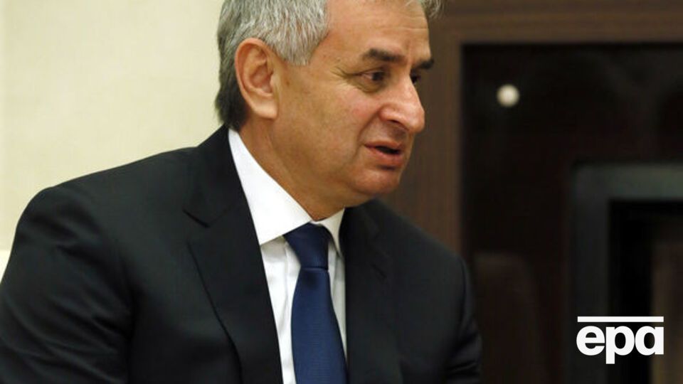 Хаджимба считает перевыборы президента неактуальным вопросом