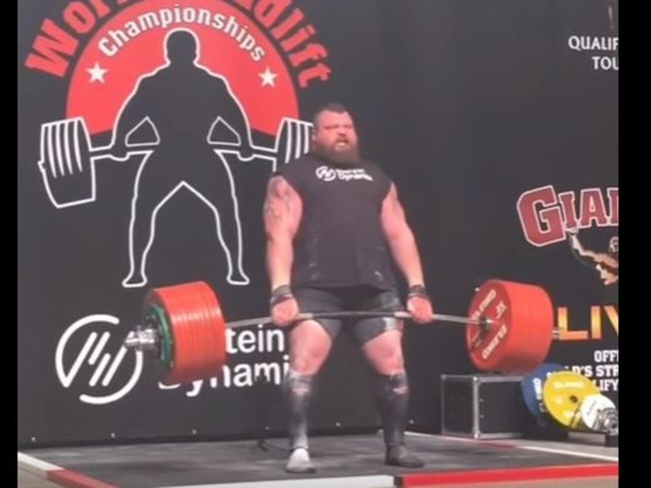 Рекорд был установлен на соревнованиях по пауэрлифтингу World Deadlift Championships