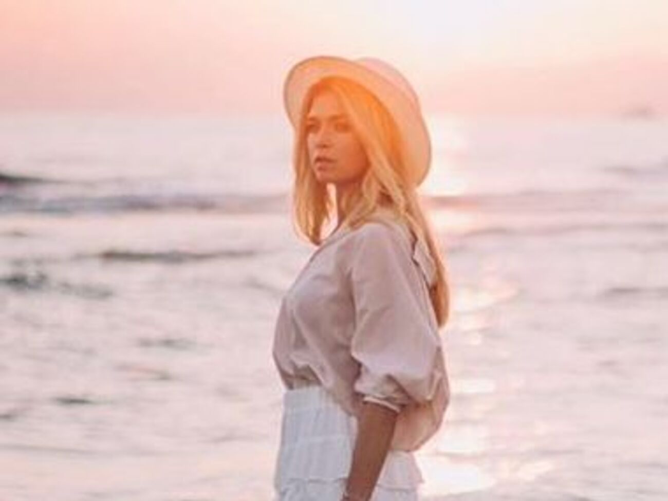 Брежнева:&nbsp;Клетки весили 17 кг, не считая голубей. И все на хрупких плечах