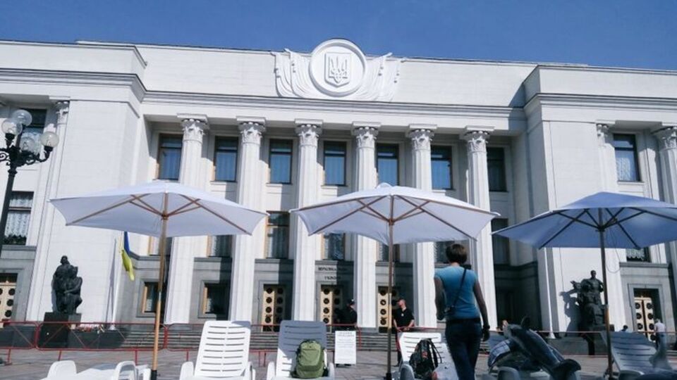 Активисты требуют от депутатов результативной работы
