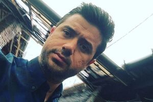 Мурат отметил фото с Ани Лорак и дочерью Софией хэштегами "семья", "любовь", "Соник", "Каролина"