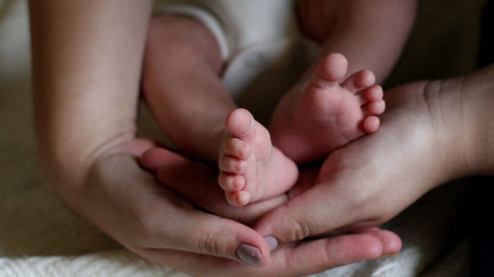 Женщина хотела продать ребенка на третий день после его рождения