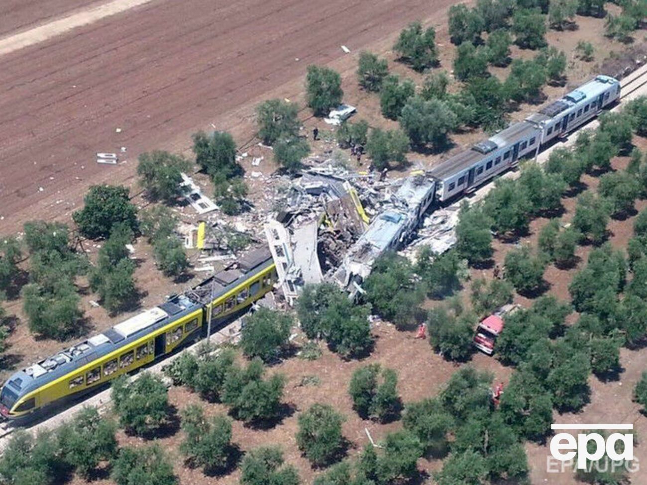 Десятки пассажиров поездов получили ранения