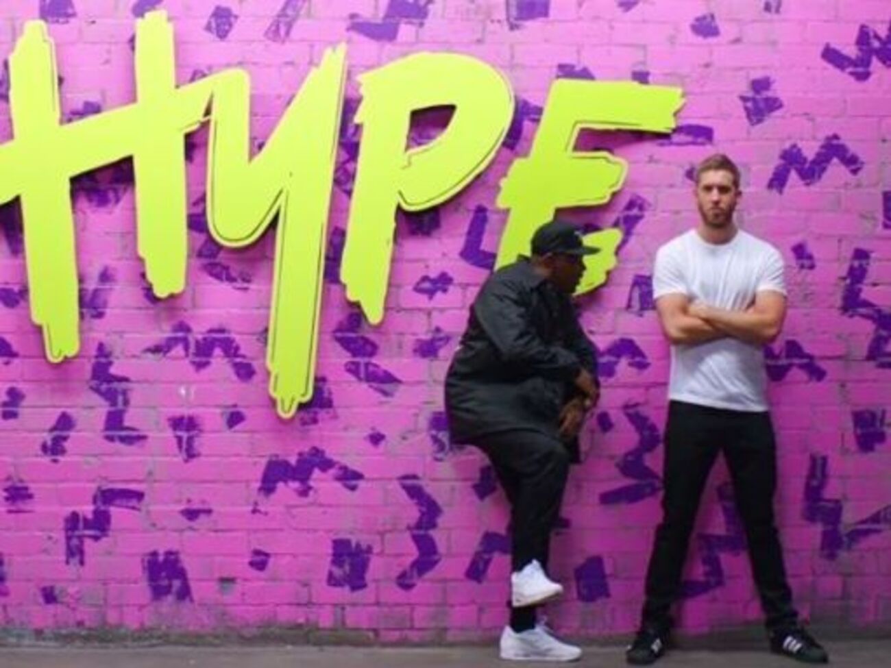 Харрис (на фото справа) записал трек с рэпером Раскалом (на фото слева)