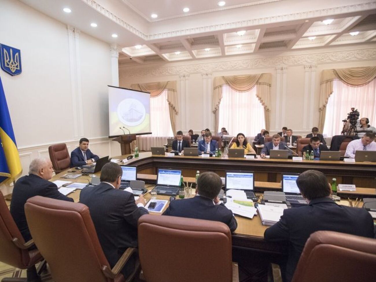 Кабмин уволил Шевченко