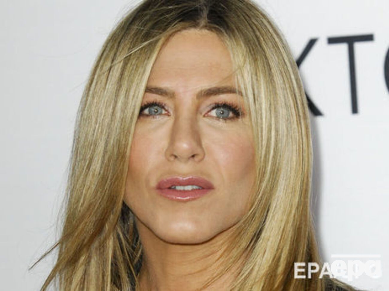 Энистон назвала&nbsp;сводки таблоидов индустрией лжи