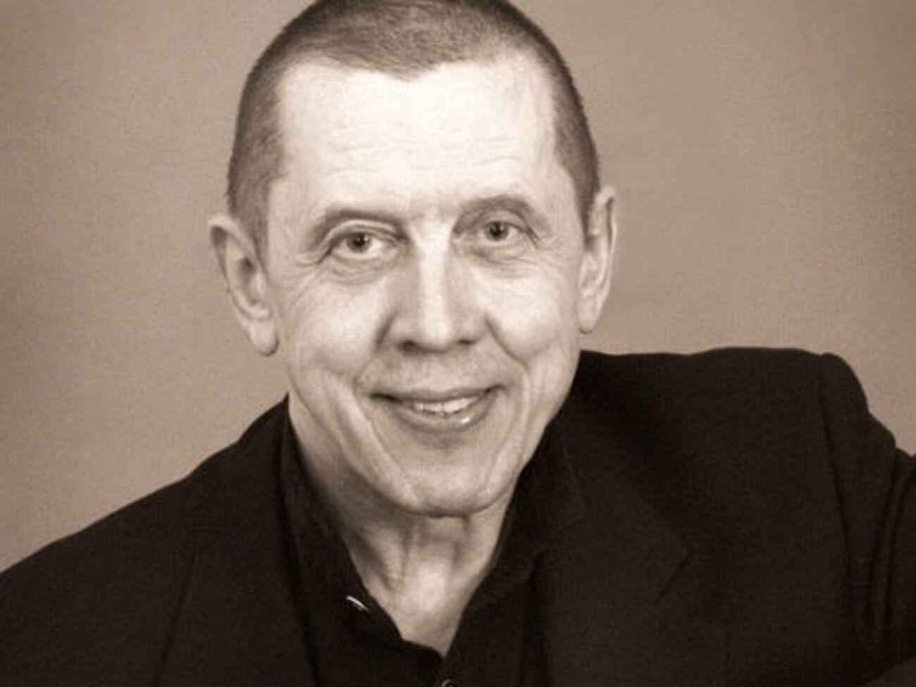 Золотухин утверждал, что доверие и вера его жены безграничны, наивны и святы