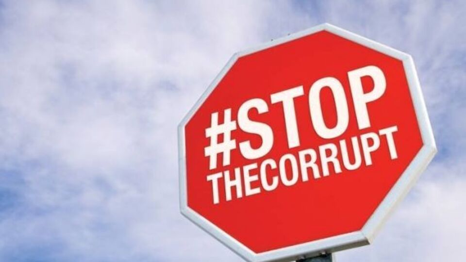 В TI Ukraine подчеркивают, что в Украине необходимо как можно скорее создать автономный, независимый и прозрачно сформированный антикоррупционный суд