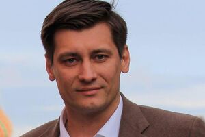 Гудков: Одной рукой мы пытаемся снять с себя санкции, а второй показываем фигу