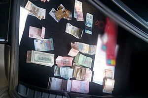 Во время обысков в доме и автомобиле женщины нашли 100 тыс. грн