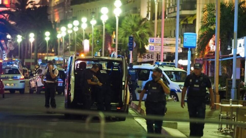 Прокурор заявляет о 60 погибших в Ницце