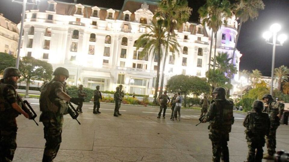 Глава регионального совета указывал Олланду на неподготовленность муниципальной полиции к чрезвычайным ситуациям