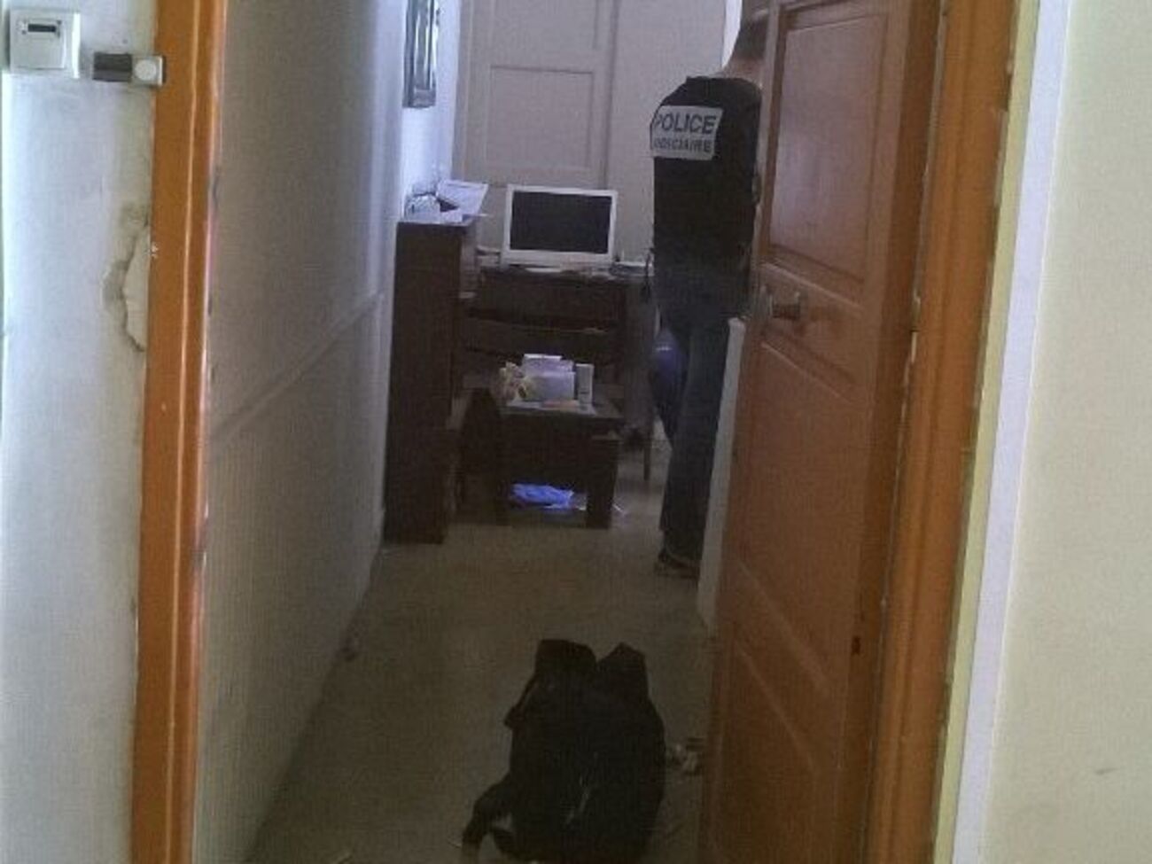 Полиция обыскала жилье Бухлеля