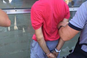 Патрульного полицейского задержали в момент получения взятки