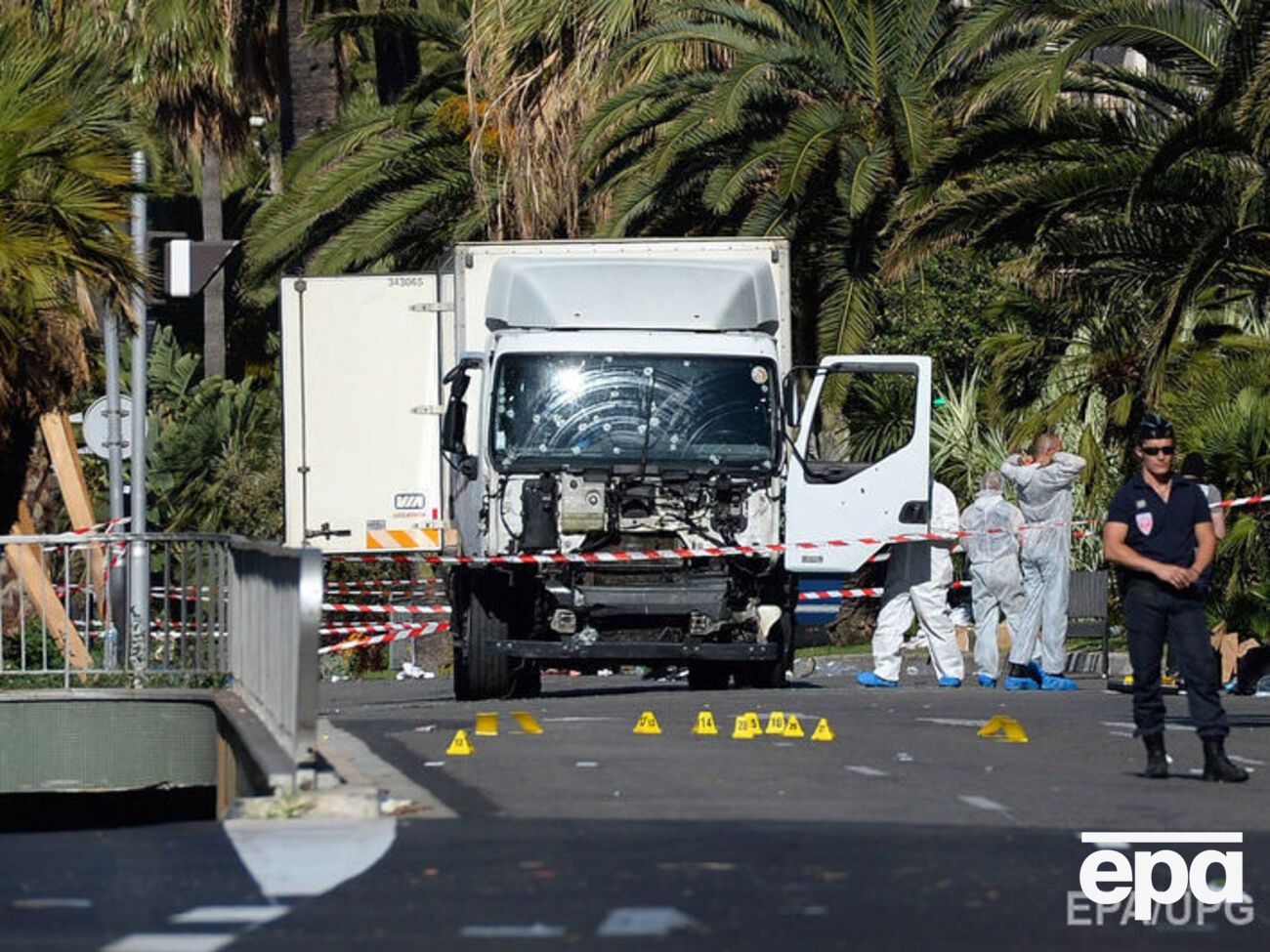 Полицейские застрелили террориста на месте, выпустив по грузовику около 50 пуль