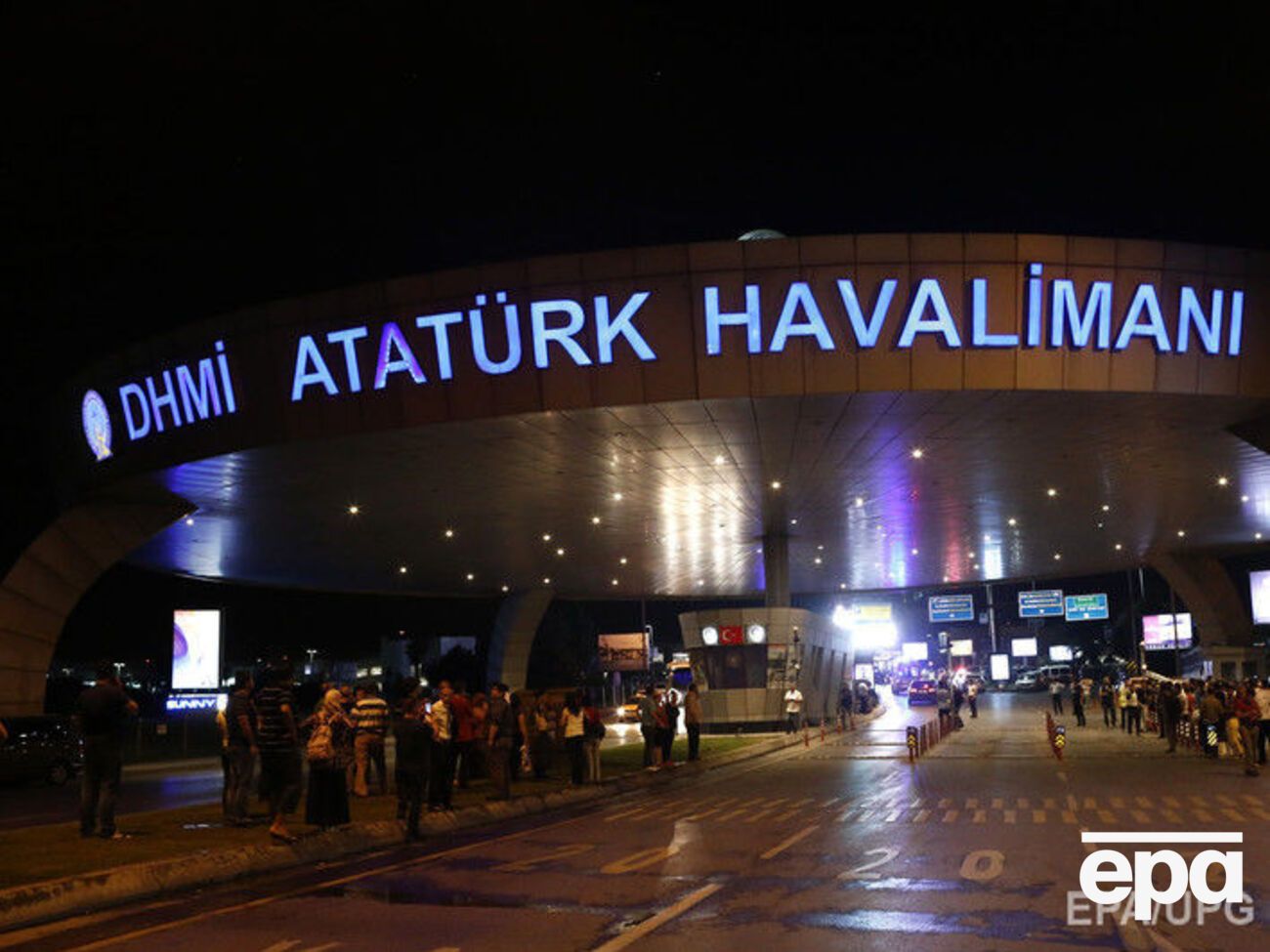 Стамбульский аэропорт в руках военных