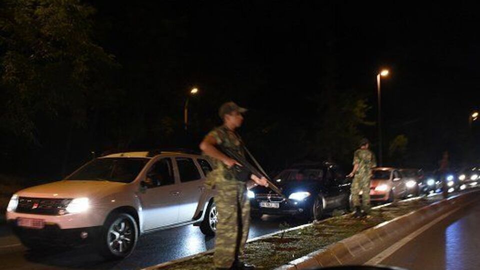 Военные объявили комендантский час