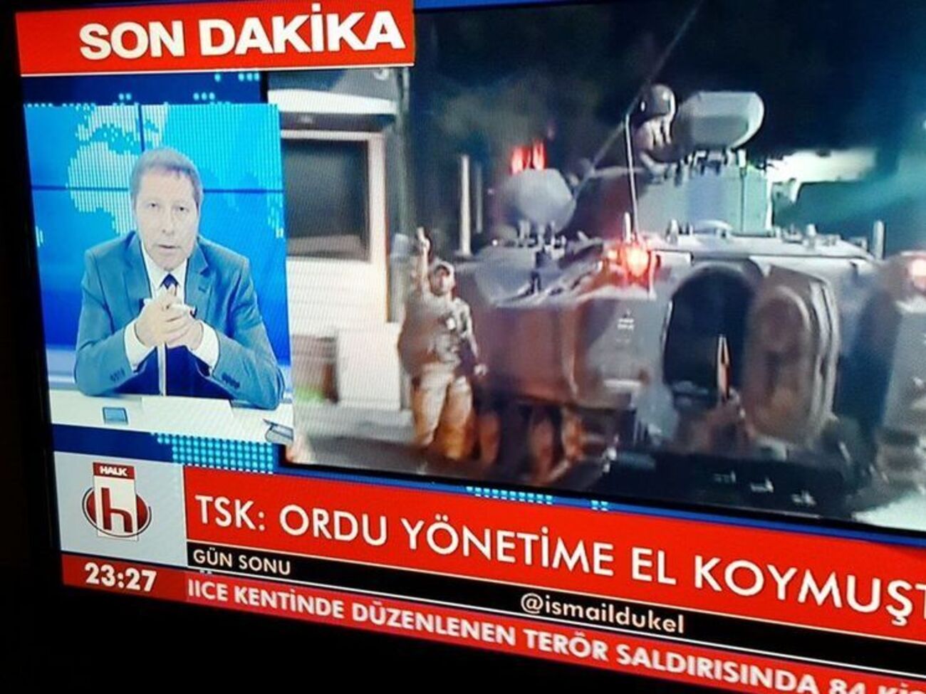 Военные пытаются взять под контроль столицу Турции