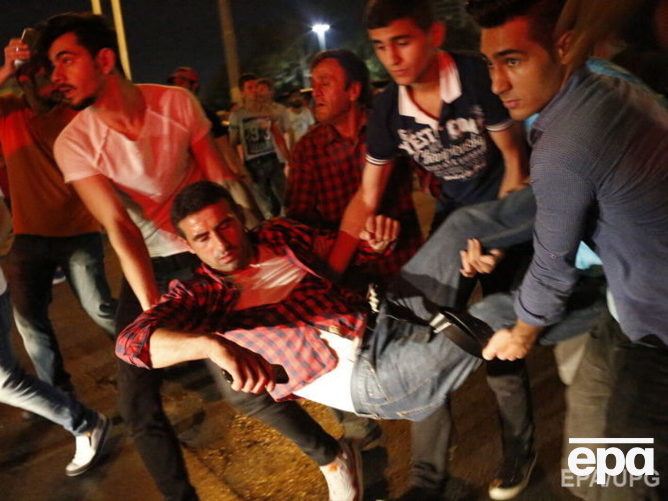 В Турции жертвами попытки военного переворота стали 60 человек