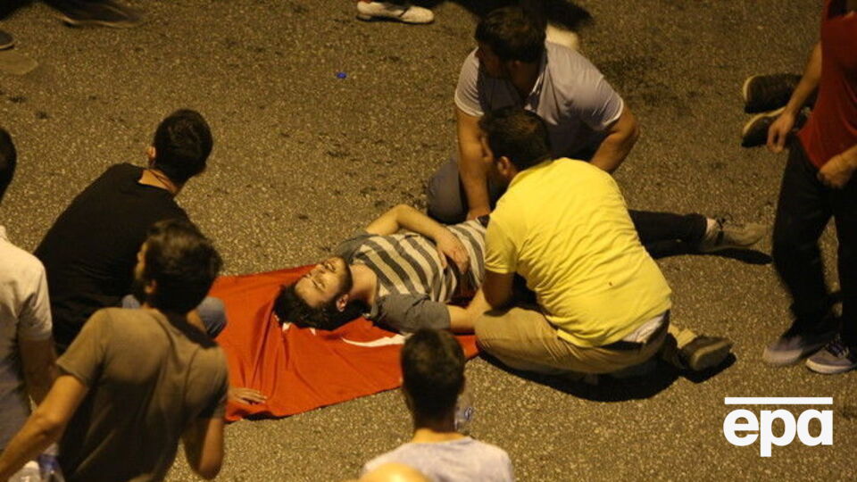 Жертвами попытки военного переворота в Турции стали 90 человек